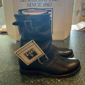 NWT Frye Veronica Short Boot.